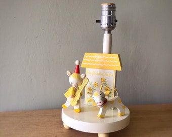 Vintage lamp, Vintage Yellow Nursery Lamp, Yellow Baby Lamp, Wood Lamp, Unisex Nursery Rhyme Lamp, Hey Diddle Diddle, Girl Nursery Lamp