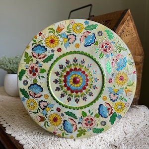 Vintage Metal Tin, Vintage Floral Tin, Raised Textured Tin, Vintage Tin, Vintage Biscuit Tin, Flower Candy Tin, Vintage Storage, Metal Tin