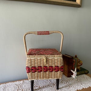 Vintage sewing basket, wicker sewing basket, vintage singer sewing basket, rattan sewing basket, vintage container, retro sewing basket