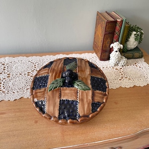 Vintage Blueberry Pie Dish, Vintage Pie Dish with Lid, Southern Blueberry Pie Plate, Blueberry Pie Serving Platter