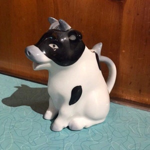 Black and white cow creamer, Holstein cow creamer, cow creamer, Henriksen cow creamer, Farmhouse Kitchen, Cow Decor