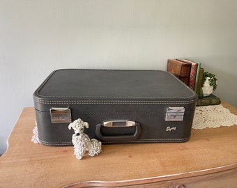 Vintage Gray Suitcase, Vintage Skyway Suitcase, Vintage Luggage, Skyway Luggage, Vintage Suitcase, Gray Suitcase, Skyway, Retro Suitcase