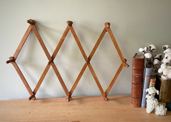 Accordion Coat/Display Peg Rack