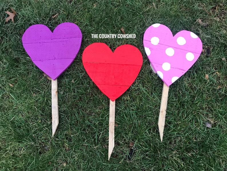 Heart yard stakes spring yard stakes wood stakes Valentines | Etsy