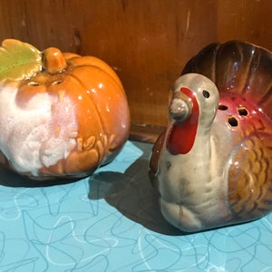 Thanksgiving Salt and Pepper, Pumpkin and Turkey Salt & Pepper Shaker, Ceramic Turkey, Fall salt and pepper shakers, Thanksgiving decor