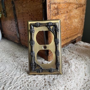 Vintage Brass Colored Outlet Plate, Double Outlet Plate, Vintage Mid Century Bronze Colored Cover, Boho Bathroom, Bamboo Outlet Cover