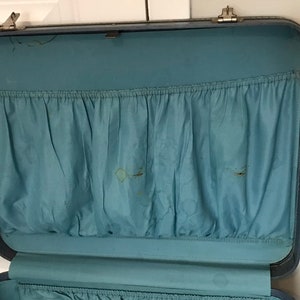 Vintage blue suitcase, vintage monarch suitcase, Vintage luggage image 10