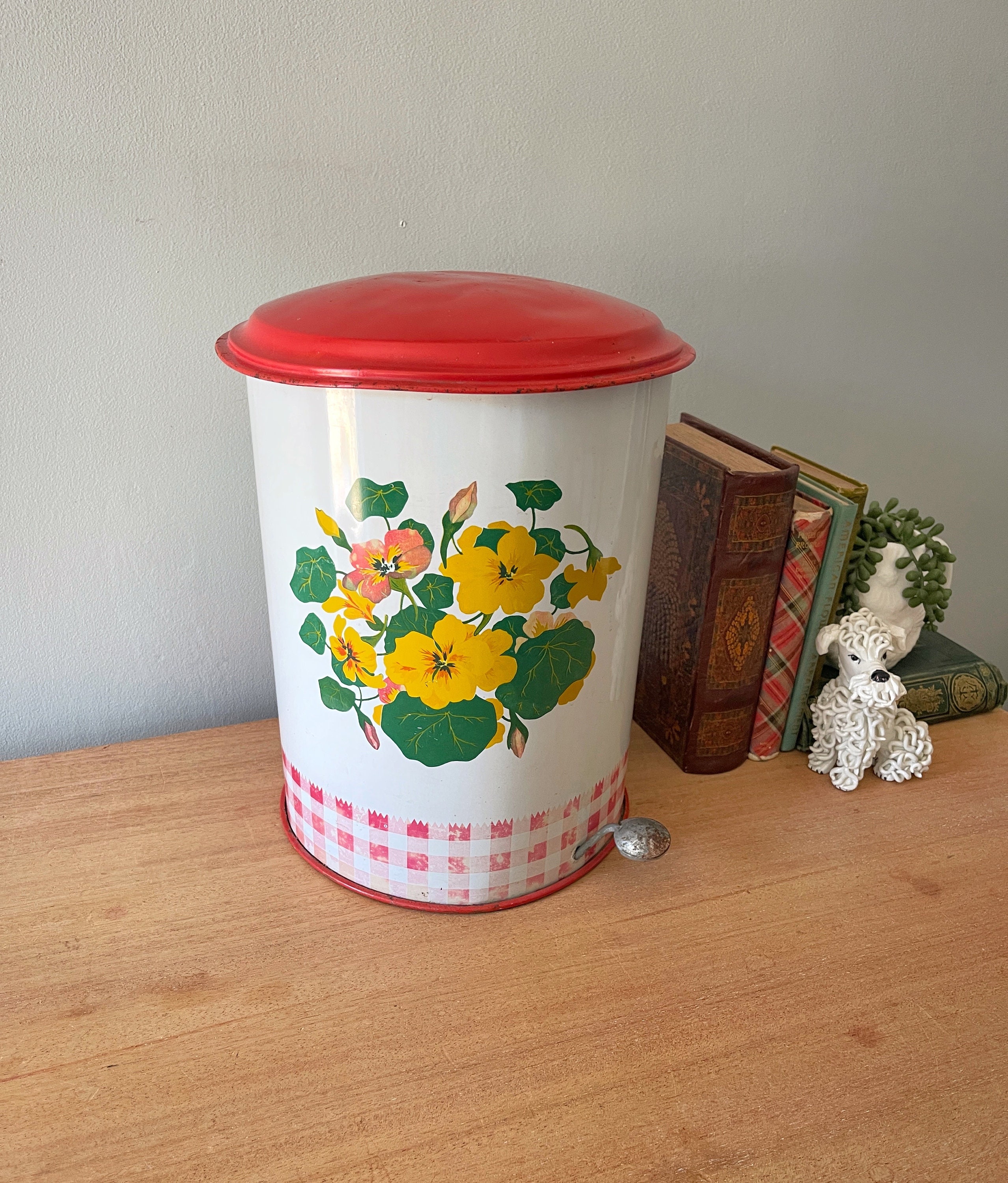 Vintage Trash Can With Foot Pedal, Floral Trashcan
