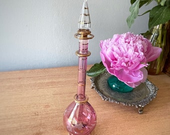 Frasco de perfume vintage, frasco de perfume rosa, frasco de perfume de vidrio soplado egipcio, frasco de perfume antiguo, decantador de perfume, vidrio artístico rosa