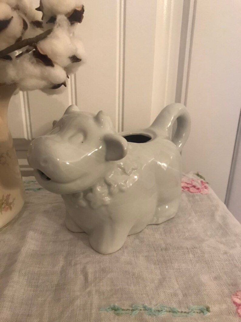 Vintage White Cow Creamer Large Ceramic Creamer Farmhouse Kitchen Cow Collectible Cow Decor Country Kitchen 50s Kitchen Decor