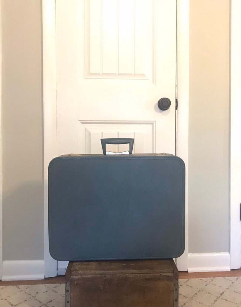 Vintage blue suitcase, vintage monarch suitcase, Vintage luggage image 7