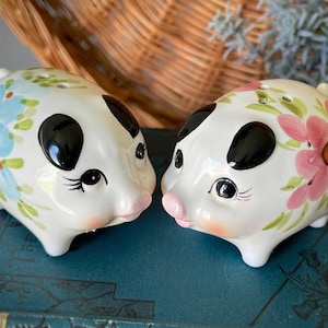 Vintage Pig Salt and Pepper Shakers, Animal Salt and Pepper Shakers, Unique Kitchen Decor, Pig Lover Gift, Anthropomorphic Animal, Floral