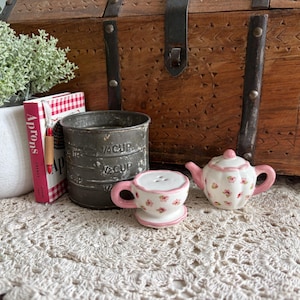 Tekanna och kopp salt och peppar, Bridgerton salt- och pepparkar, salt- och pepparkar, High Tea salt- och pepparkar, miniatyrtekanna