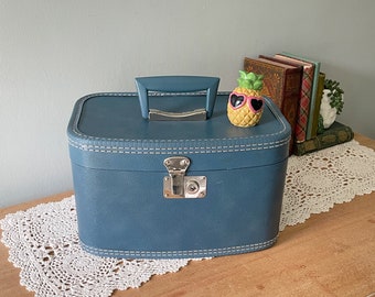 Vintage Blue Train Case, Blue Travel Case, Retro Vanity case, Bohemian Storage, Blue Luggage, Vintage Storage, Makeup Case, Starline