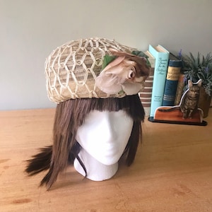 Vintage Pillbox Hat, Evelyn Varon, Beige cocktail hat, Tan pillbox hat, Jackie Kennedy, Vintage Hat