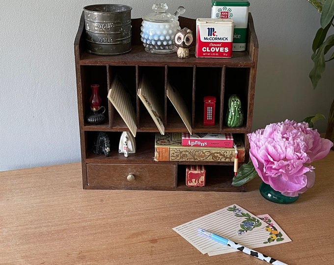 Vintage Wood Crate, Vintage Cubby, Farmhouse Crate, Vintage Shelf