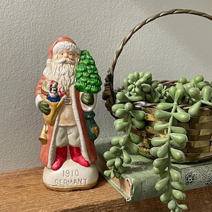 Santa of the Nations, Vintage Santa Figurine, Ceramic Figurine England, English Santa, Vintage Santa, Small Santa Figurine, Santa Collection