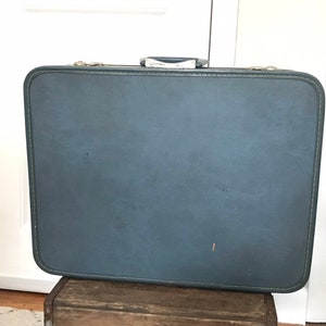 Vintage blue suitcase, vintage monarch suitcase, Vintage luggage image 3
