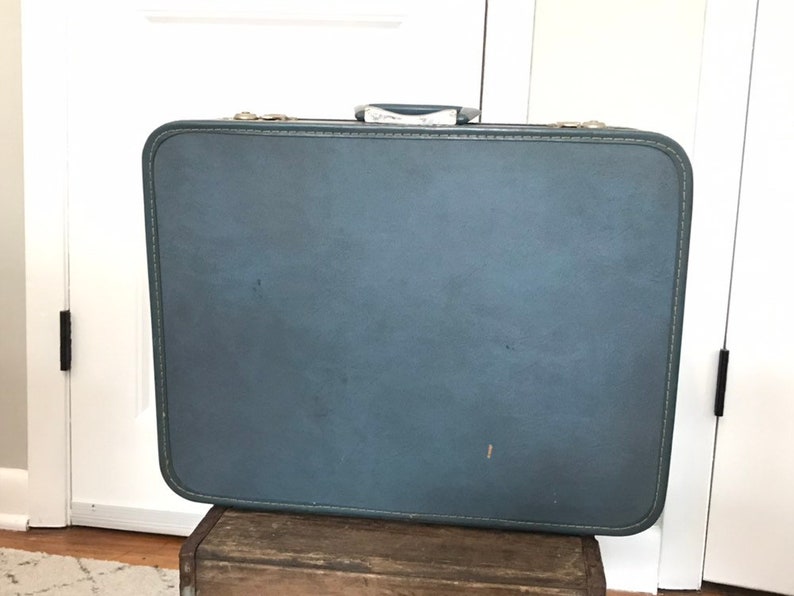 Vintage blue suitcase, vintage monarch suitcase, Vintage luggage image 3