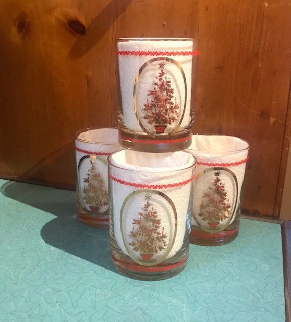 Set of 4 Vintage Christmas Glasses, Vintage Christmas Tree glasses, holiday glasses, Christmas tree glasses, vintage Christmas