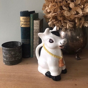 Vintage bull pitcher, White cow creamer, ceramic cow pitcher, vintage cow creamer, Farmhouse Kitchen, Cow Decor, 50s Kitchen