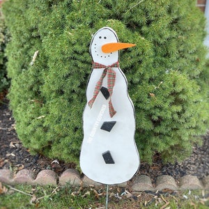 Large Snowman yard stake, Winter yard art, Primitive Snowman, Winter outdoor decorations, Snowman garden stake, Wooden Snowman Decoration