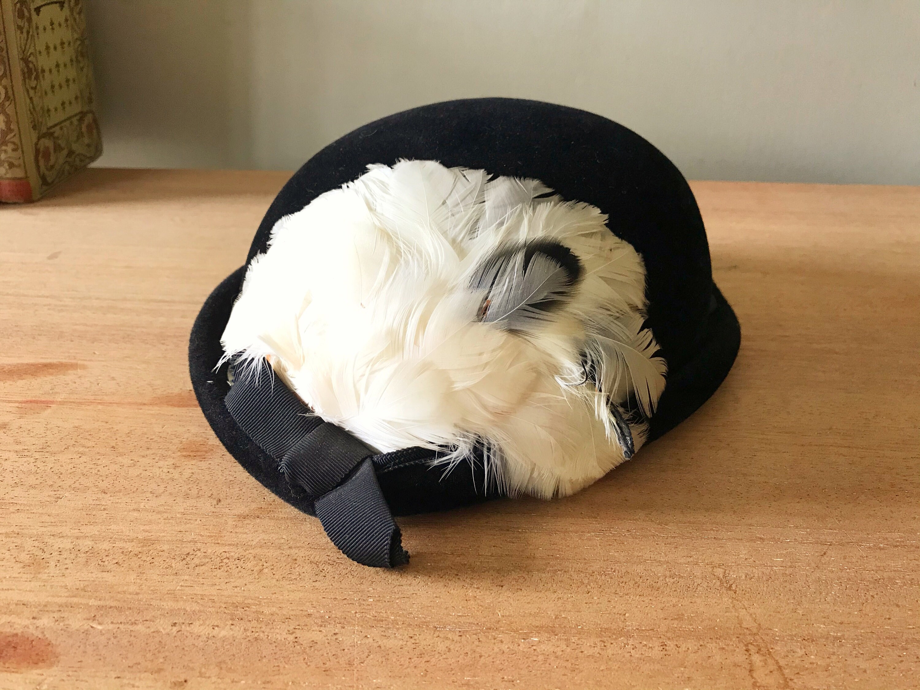 VINTAGE 1960s Midcentury Black & White Cloche Hat Cocktail Jackie-O Park Avenue Jackie Kennedy Hats - Etsy main image 2