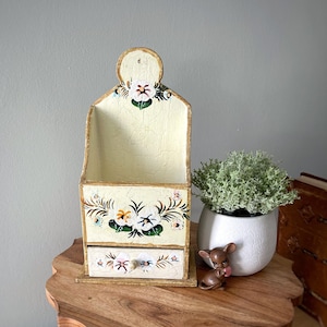 Vintage Salt Box, Vintage Recipe Holder, Wooden Salt Box, Wooden Organizer, Hand-painted Saltbox, Wooden Caddy