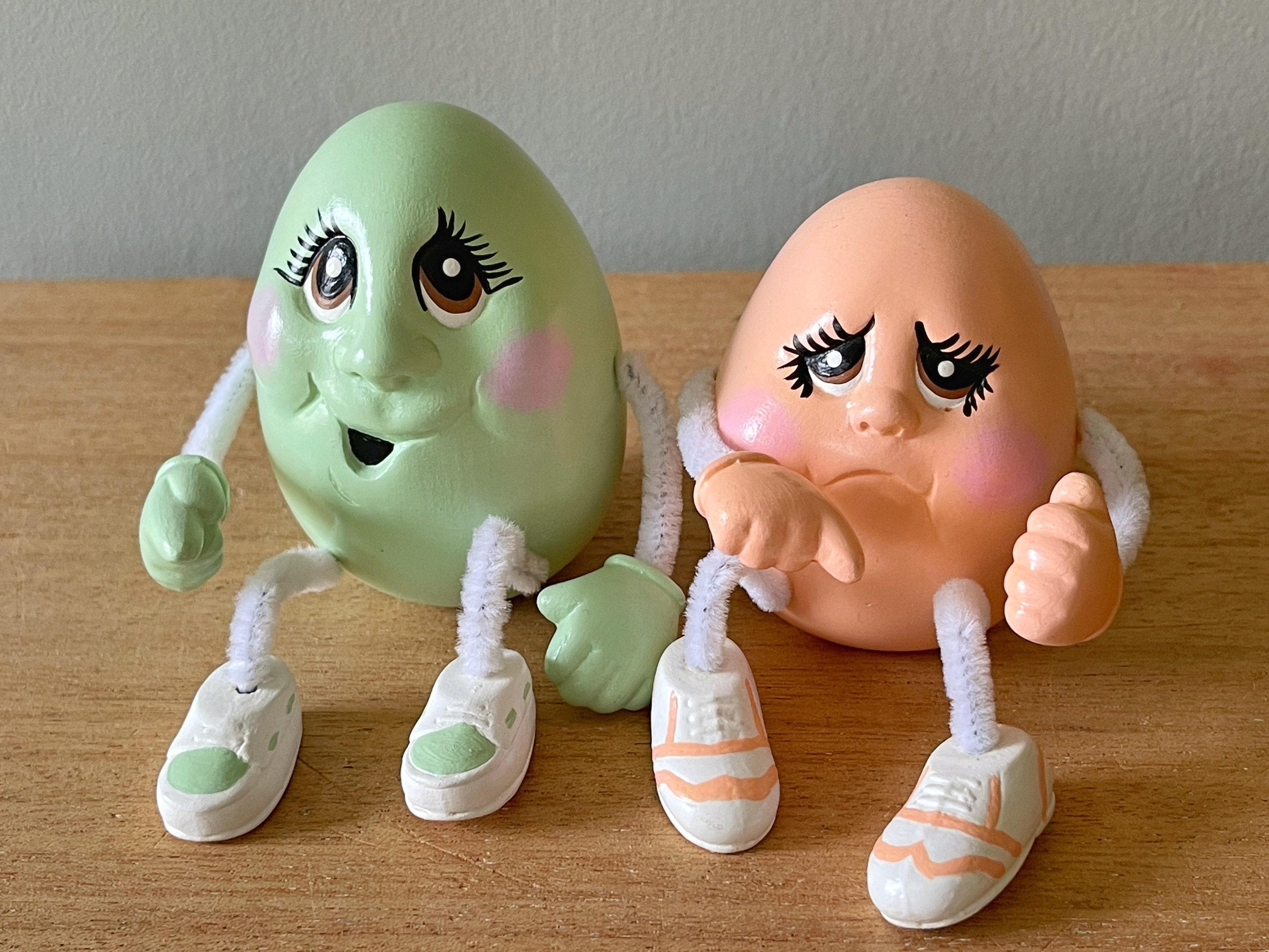 ビンテージ擬人化卵、ビンテージフードアート、レトロなイースター