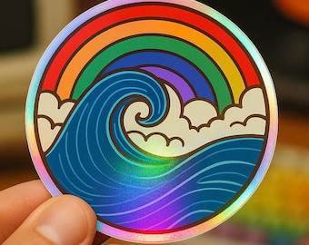 Puede incluir: Pegatina holográfica circular con un arcoíris sobre una ola oceánica azul. El arcoíris muestra los colores rojo, naranja, amarillo, verde, azul y morado. La pegatina tiene un efecto brillante e iridiscente.