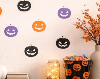 Pegatinas de calabazas de Halloween para pared – Calcomanías de calabaza de Halloween – Decoración de pared de calabaza pequeña – Decoración infantil de Halloween – Fáciles de pegar – Paquete de 50