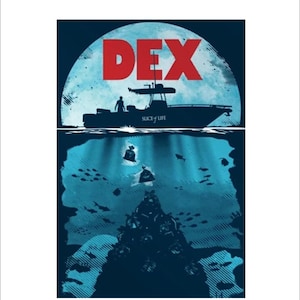 Puede incluir: Gráfico azul marino con un barco y el texto rojo "DEX". La imagen muestra una escena submarina con peces y una formación rocosa. Las palabras "SLICE of LIFE" están debajo del barco.