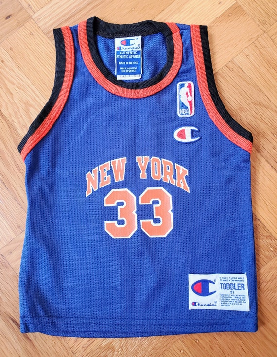 Jersey New York Knicks Temporada 1985-1986 Nombre: Patrick Ewing Número: 33  #ewing #patrickewing #patrickewings #hoyadestroya #knicks…