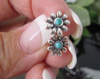 925 Daisy Flower Stud Earrings>Turquoise Flower Earrings,Sterling Silver Daisy Studs with Genuine Turquoise,925 Silver Flower Earrings