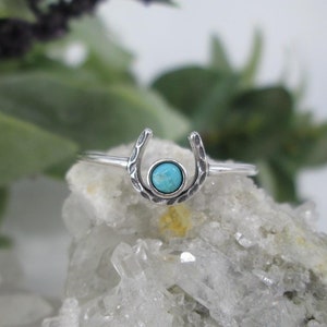 925 Horseshoe Ring&gt;Sterling Horseshoe Ring w/ Turquoise,Turquoise Horseshoe Ring,Dainty Horseshoe Ring,Horse Lover,Equestrian Jewelry,Ranch