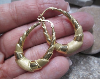 14kt. Gold Larger Oval Hoops>14kt earrings,14kt.Gold Hoops,14kt.Gold Jewelry, Gold earrings,14kt.Post Hoops,Fancy Hoops,Real Gold,Solid 14kt