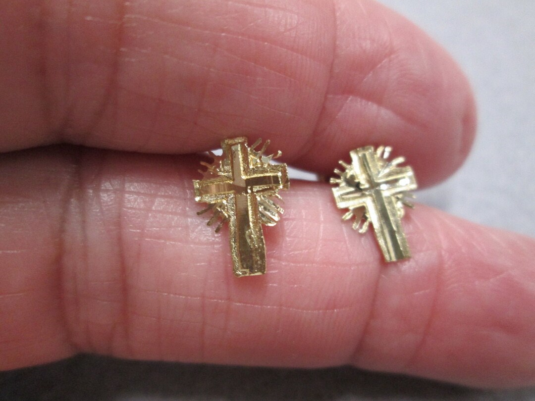 Solid 14kt.gold CROSS Stud Earrings14kt. Diamond Cut Cross Earrings