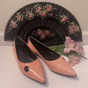 1960s Vintage Salmon Pink Patent Leather Flats, 60s Pink Pointy Toe Shoes