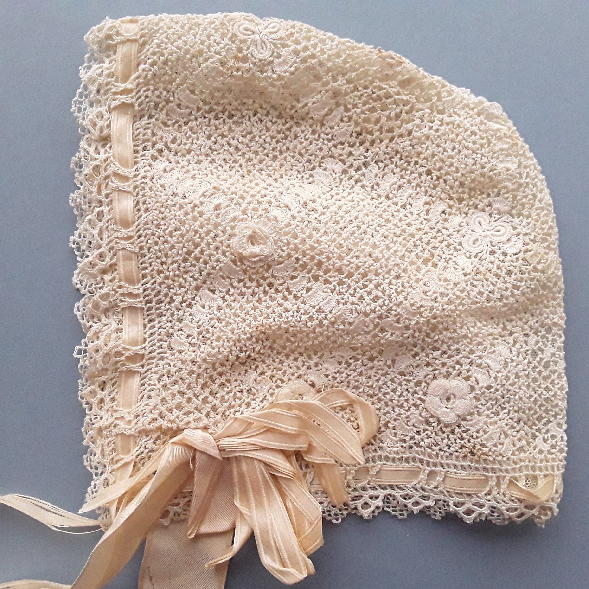 Joli Bonnet Bébé Crochet Dentelle - Pour Poupée Celluloïd (Années 40/50)