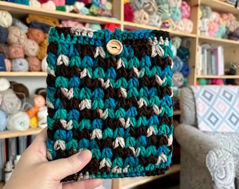 Crochet Kindle Sleeve: Tropical Storm E-reader Pouch