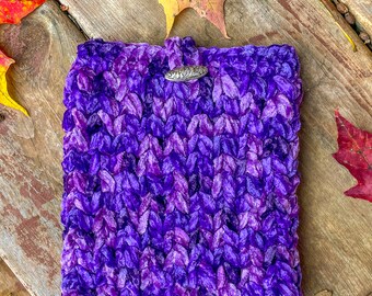 Crochet Kindle Sleeve: Potent Purple E-reader Cover