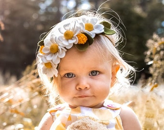 Couronne de marguerite en feutre, couronne de fleurs de marguerite blanche, bandeau de bébé marguerite, casque de marguerite, couronne de fleurs en feutre blanc, bandeau de fleurs en feutre, diadème de marguerite