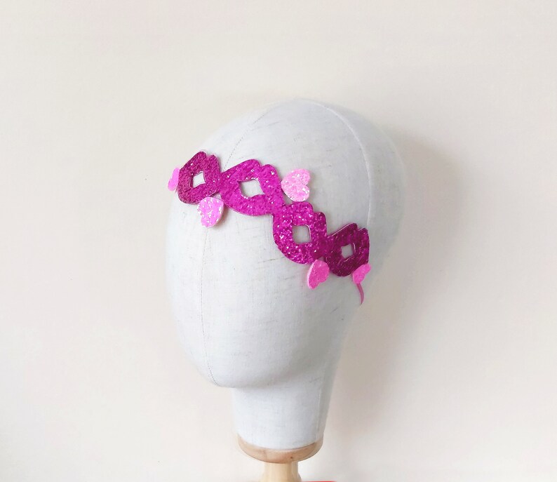 Pink heart headband Baby kiss crown First birthday headband Cute Valentines headband lip kiss crown Baby kisses crown kiss me headband