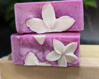 New!  Lilac scented bar soap, goat milk soap, purple soap, Spring lilac soap, gentle cleansing, gift for her, unique gift