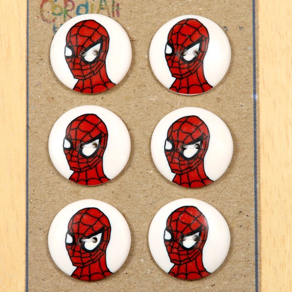 Boutons Spiderman - lot de 6 boutons en pâte polymère de forme bombée. Boutons super-héros de 19 mm et 22 mm de diamètre.