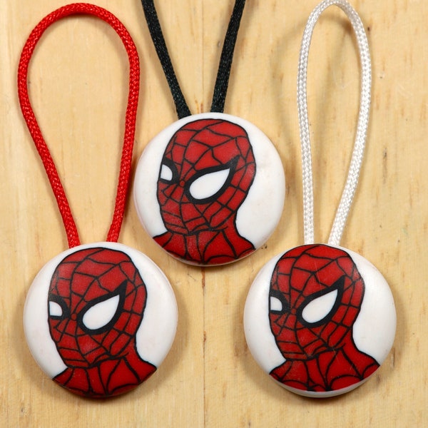 Spiderman Zipper Pull in polymer clay (single unit).   Superhero zip pull in polymer clay.