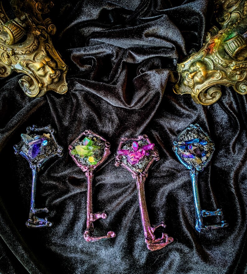 Real Animal Bones Bone Necklace Bone Skeleton Key Skeleton Key Bone Pendant Taxidermy * Animal Bones Bone Necklace