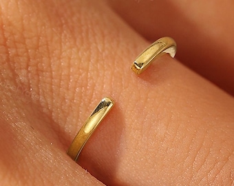 Aliança de casamento aberta em ouro maciço de 1,5 a 2,5 mm, com espaçamento ajustável, espaçador para anéis empilháveis, larguras personalizadas opcionais.