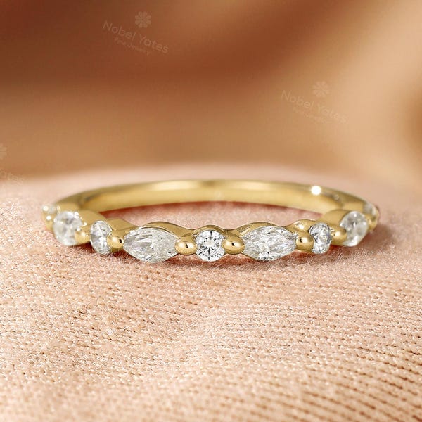 Delicada alianza de diamantes naturales, anillo de bodas patchwork, anillos apilables a juego de oro de 18 quilates, anillo de media eternidad, regalos personalizados para ella