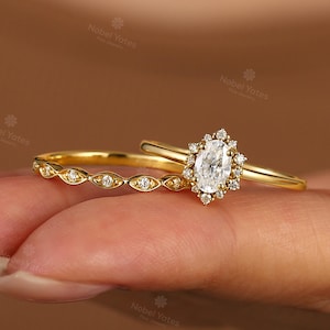 Vintage Lab Grown Diamond Engagement Ring Set, 18K Yellow Gold Ring, Halo Wedding Ring for Women, Moissanite Bridal Ring Set -NyFineJewelry